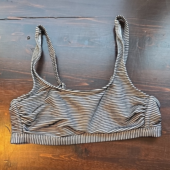 Xhilaration Striped Monochrome Swim Top - Picture 1 of 2